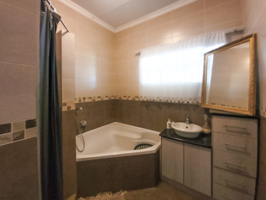 Commercial Property for Sale in Die Bult North West